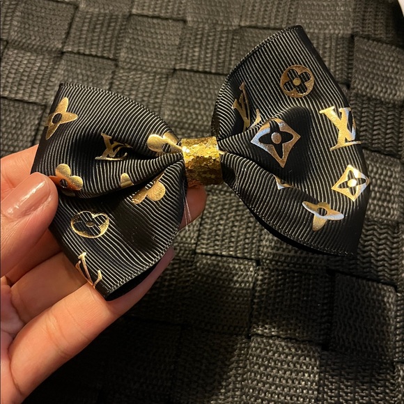 Clip on Fashion Bows - Picture 3 of 10